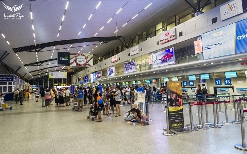 ベトナム ダナン 空港は、貿易、経済発展を促進する役割も担っている