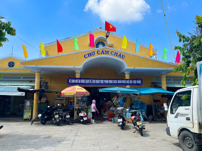 Ba Le Market - Cam Chau Market
