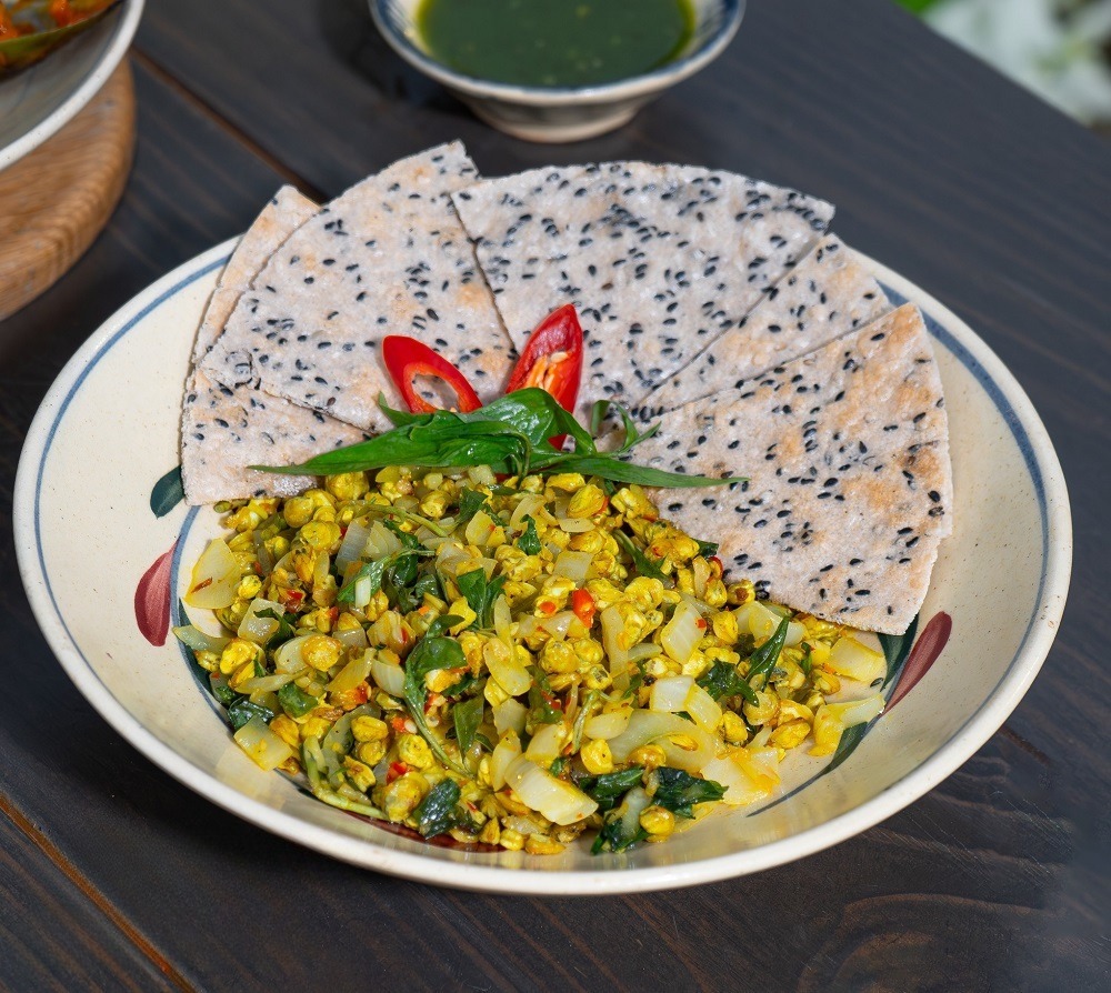 Baby Clams and Rice Crackers (Hến xúc bánh đa)
