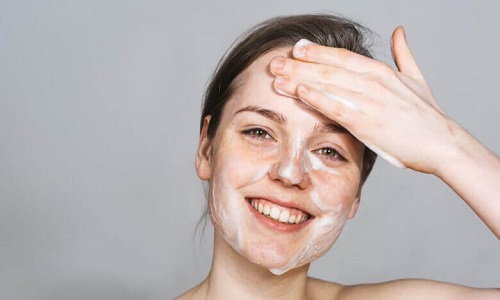 다낭 얼굴 관리는 피부 재생을 촉진하고 피부 건강을 개선합니다.