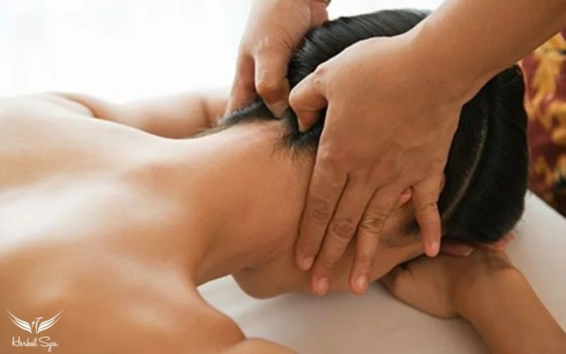 목덜미 치료 마사지 형태가 가장 편안하다.