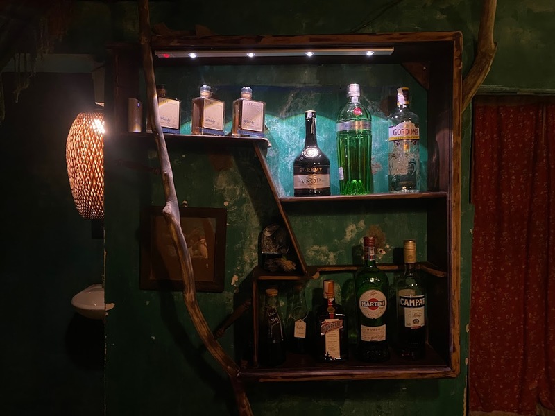 Cocktail thủ công được pha chế với công thức riêng độc quyền là điểm độc đáo tại Kofi Bar