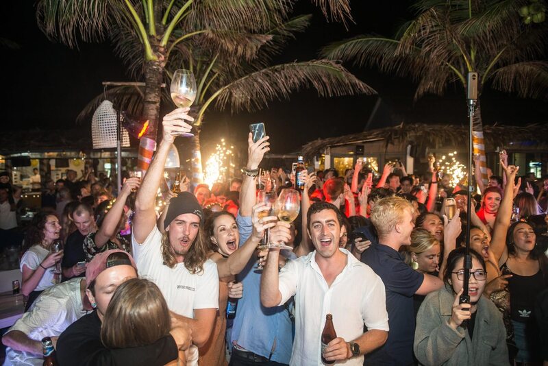 Không khí sôi động, cực cháy để bạn quẩy hết mình