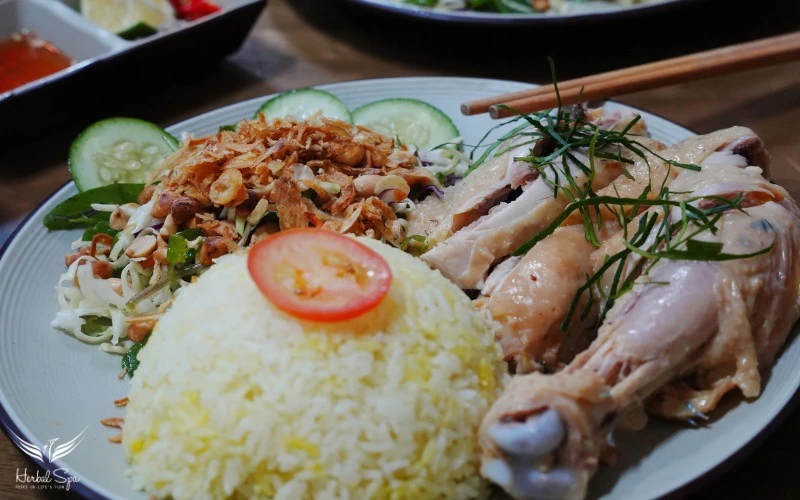 Cơm gà (Chicken Rice Hoi An)