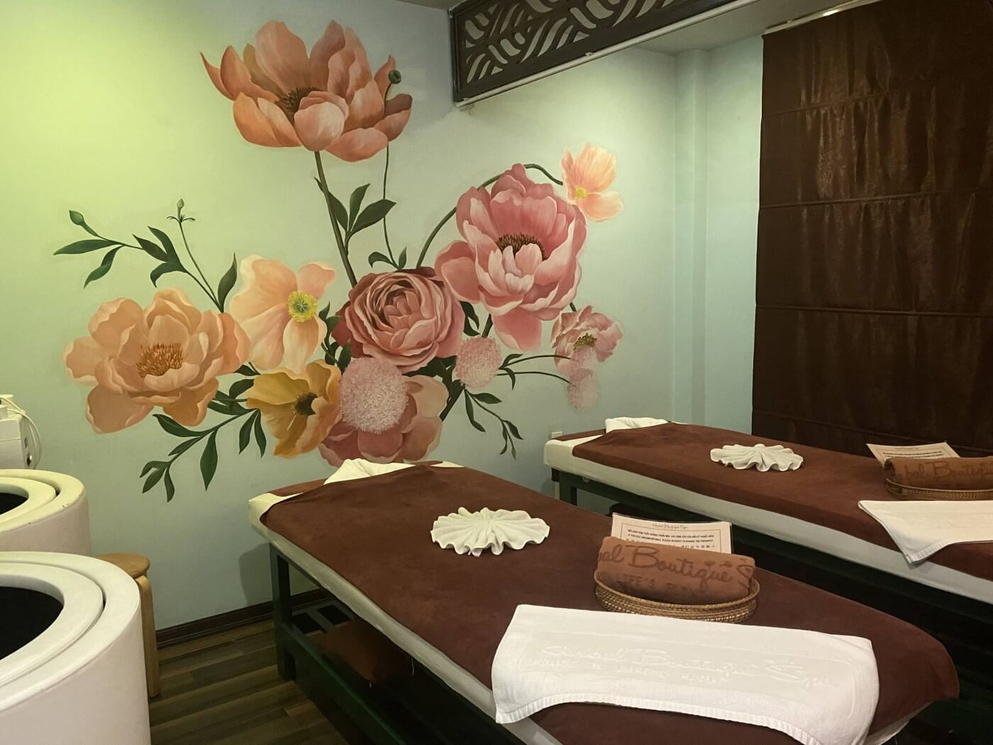 A herbal steam room adorned in traditional Vietnamese style at a spa in Danang
