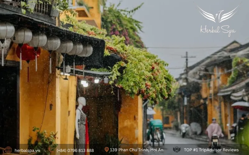 best time to go hoi an