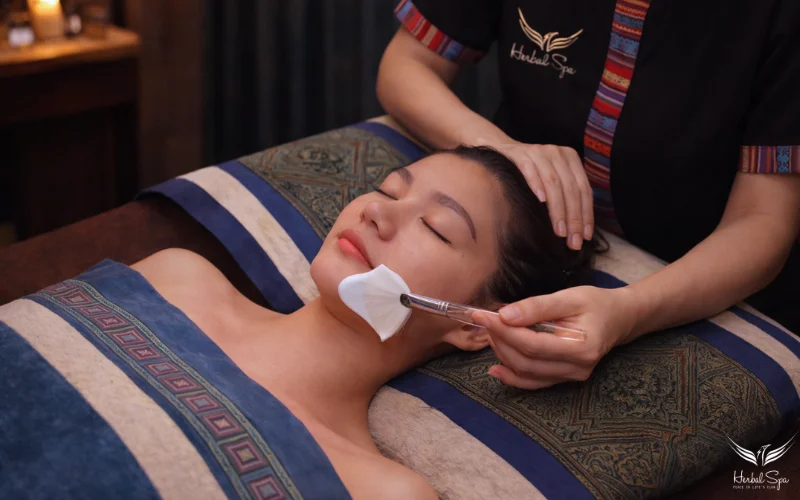 Chăm sóc da mặt chuyên sâu bằng cách đắp mặt nạ tươi nuôi dưỡng làn da 