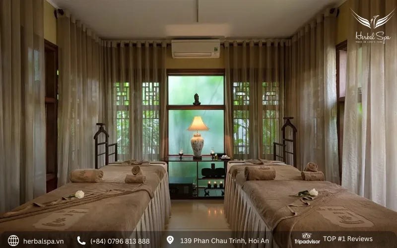 a couples massage hoi an