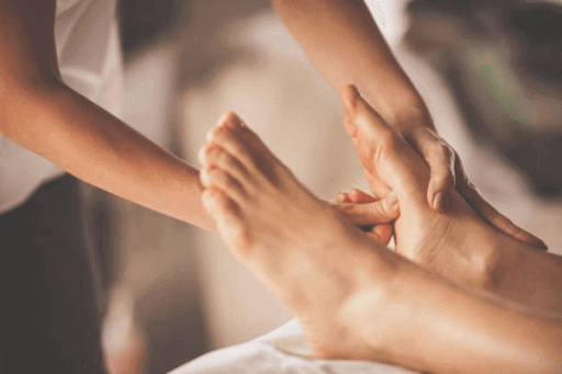 Come to Danang massage centers to experience the benefits of foot massage