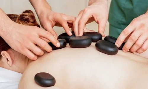 Massage bốn tay Đà Nẵng tại Herbal Spa kết hợp Đá nóng