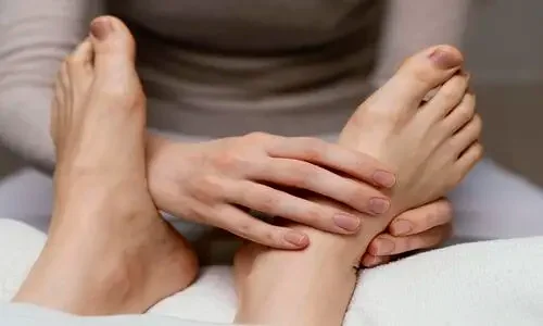 Kỹ thuật massage chân giúp thư giãn và cải thiện lưu thông máu