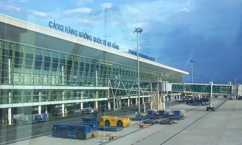 飞机是许多游客来岘港旅游和度假时选择最多的旅行和度假方式