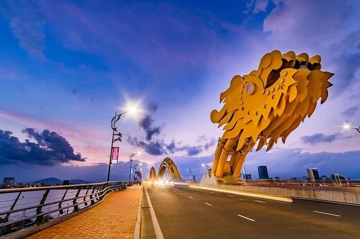 Cầu Rồng - biểu tượng du lịch nổi tiếng tại Đà Nẵng 