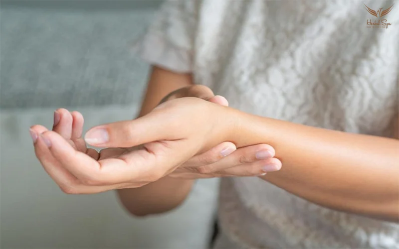Bấm huyệt Dưỡng Lão 