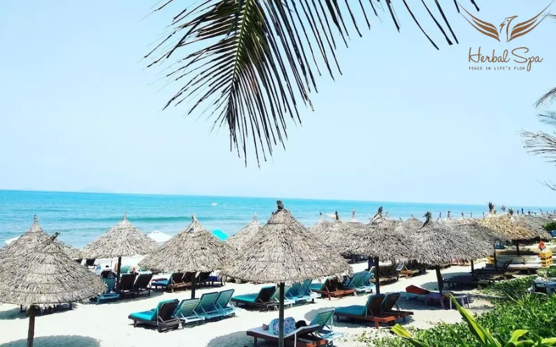 hoi an an bang beach