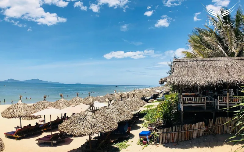 an bang beach vietnam