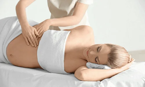 Massage bốn tay cho mẹ bầu giải quyết vấn đề sức khỏe một cách chuyên sâu