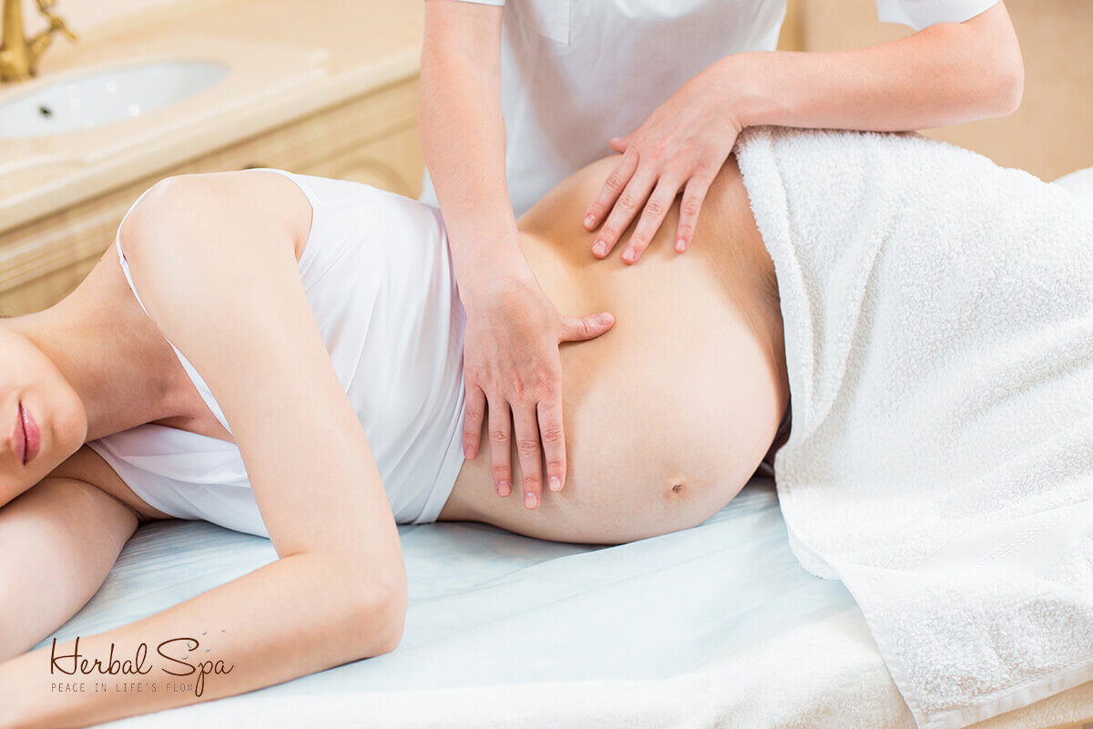 Massage bầu Đà Nẵng là liệu pháp chăm sóc sức khoẻ và tâm lý cho mẹ bầu