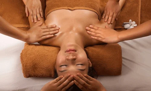Massage bốn tay khô - dịch vụ massage đẳng cấp lần đầu tiên xuất hiện tại Đà Nẵng 