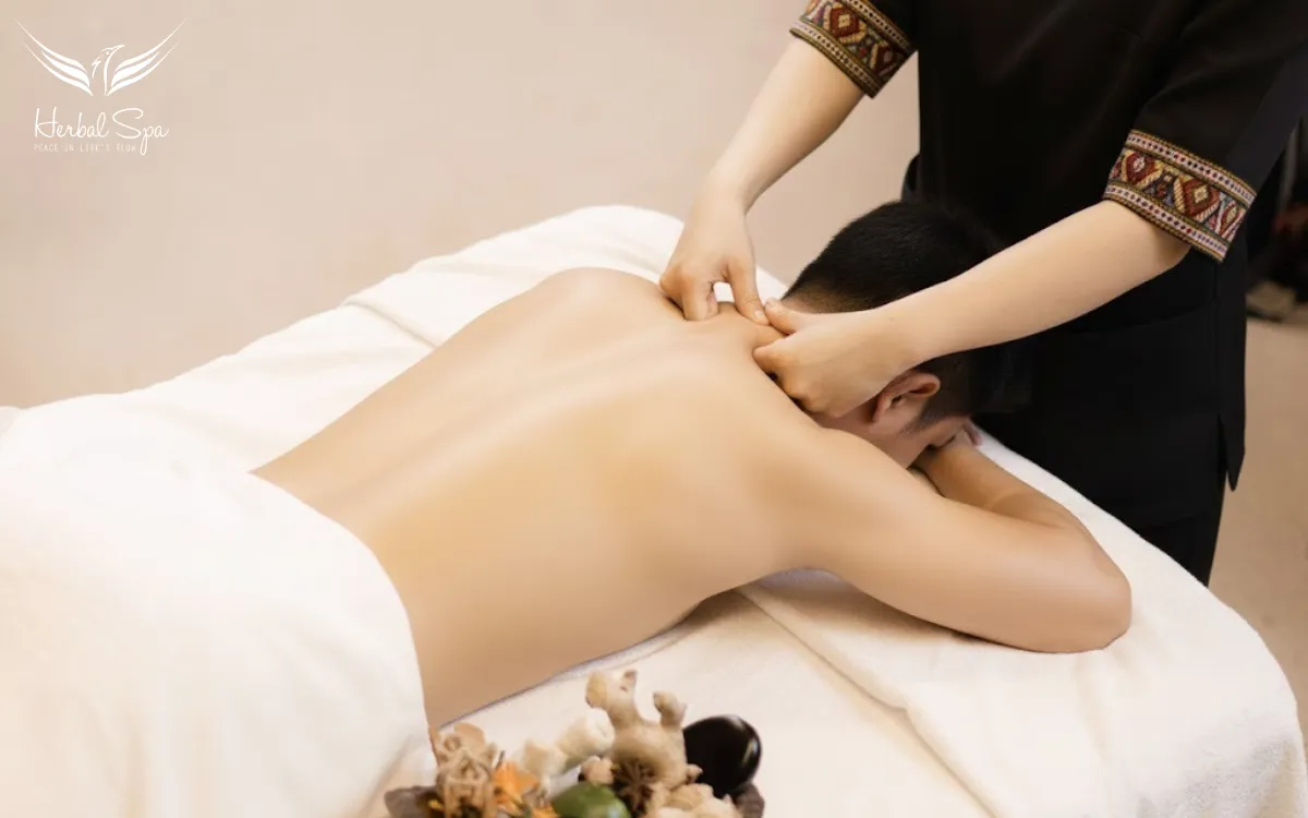 Hướng dẫn các bước massage cổ vai gáy cho nam đơn giản nhất