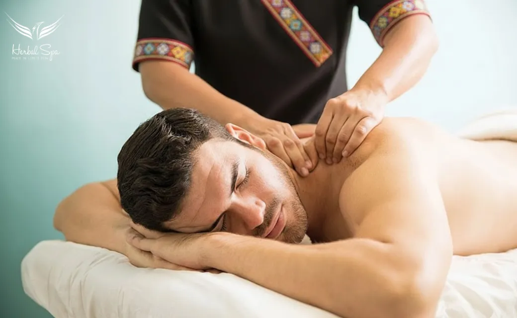 cách massage cổ vai gáy cho nam tại nhà