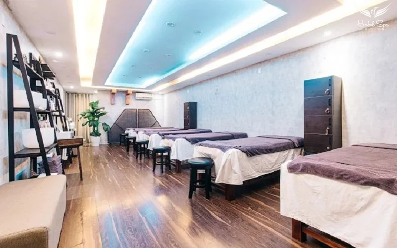 What items should not be brought to the spa