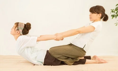 Thư giãn sâu lắng với massage truyền thống kiểu Thái, giúp tái tạo cơ thể và tinh thần