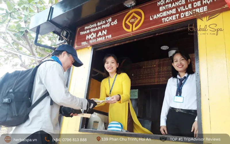 shopping in hoi an vietnam