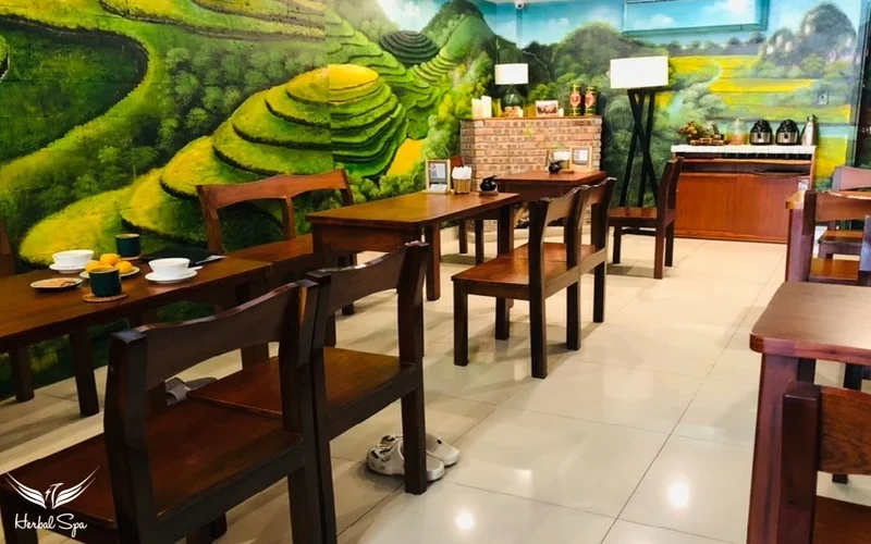Khu vực thư giãn và dùng bữa nhẹ của khách hàng tại Herbal Spa Đà Nẵng