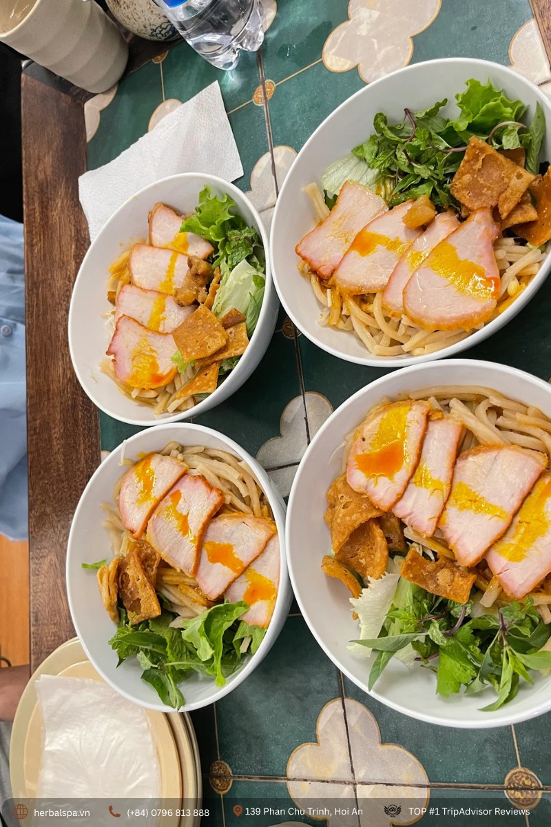 Cao Lau at Ba Le is a top local favorite and a highlight among things to do in Hoi An