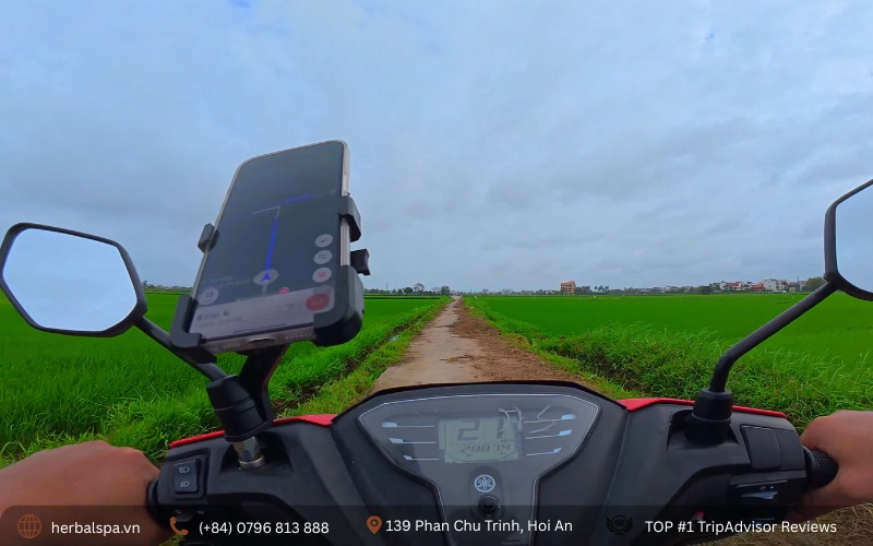 Me and my Honda on a journey to explore Hoi An