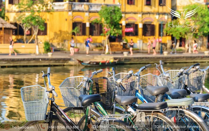 what to do in hoi an in the rain