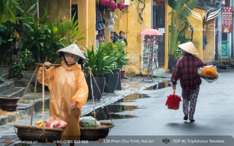 what to do in hoi an in the rain