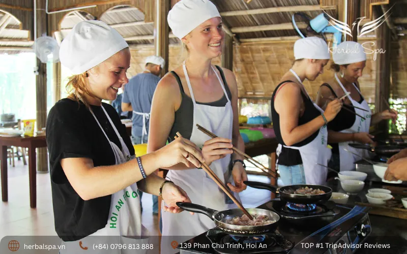 what to do in hoi an during rain