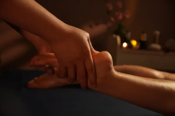 Chăm sóc đôi chân